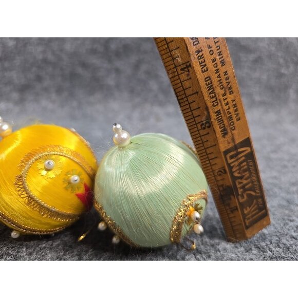 (3) Vintage Christmas Ornaments Push Pin Pink Yellow Green Tree Santa - Picture 2 of 8